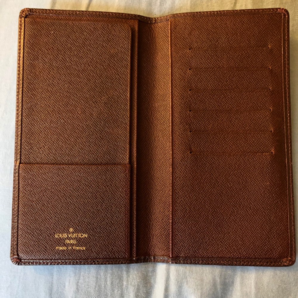 Louis Vuitton Checkbook wallet